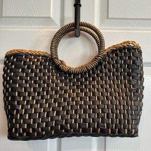 Cute weight basket weaved purse 12” wide x 6” height